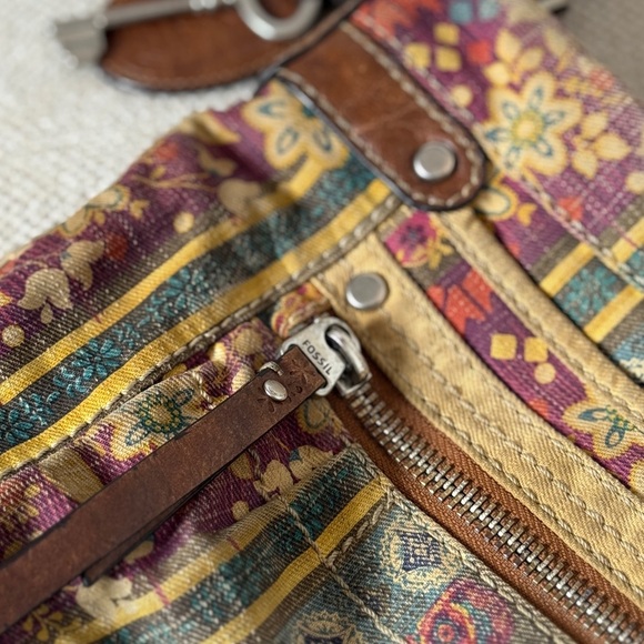 Fossil Floral Patchwork Crossbody Bag - Picture 6 of 10